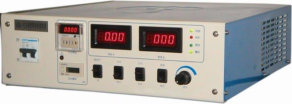通过焊枪对缝底部的自动寻位